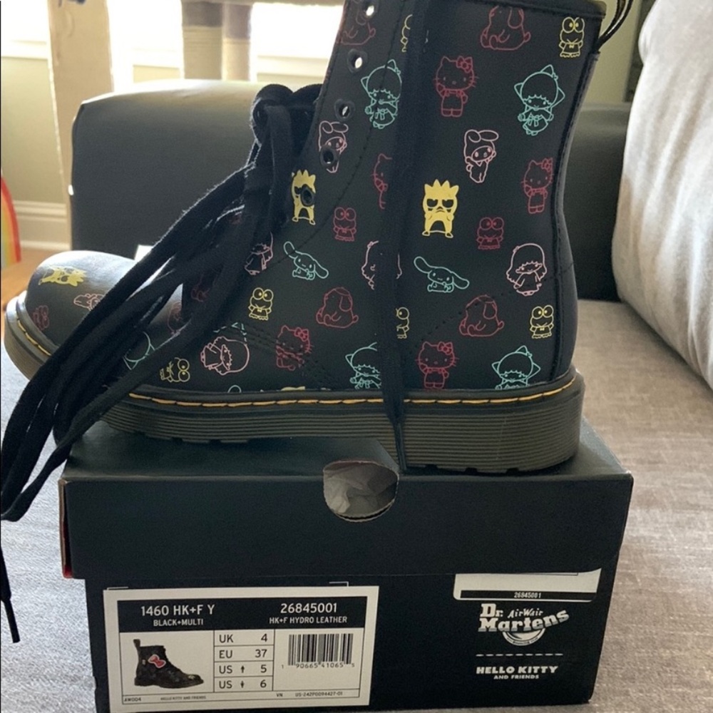 Dr. Martens Hello Kitty Black Boots size us 6 see box NIB